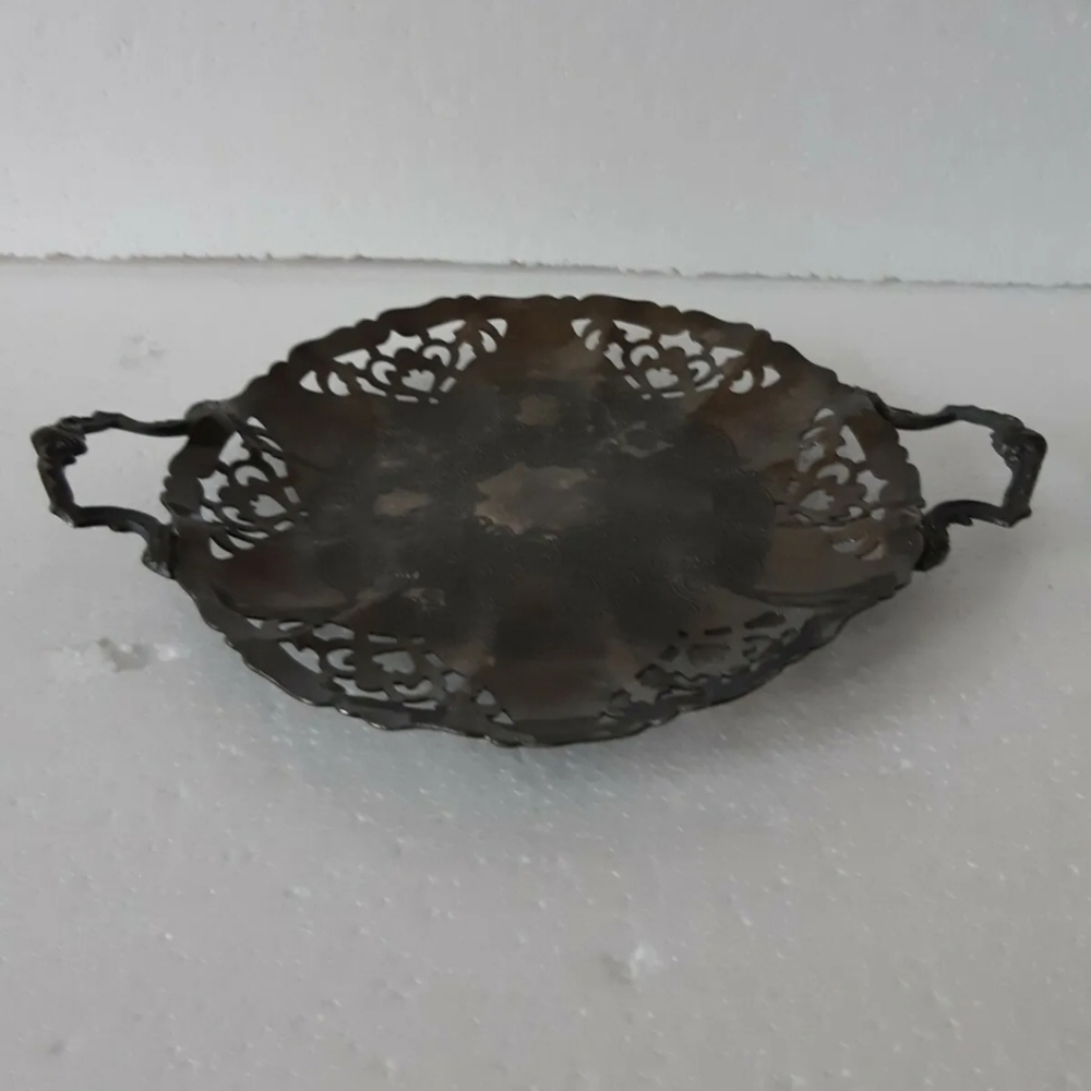 Plate, BENEDICT PROCTOR CO.  Trenton Ontario - Canada a branch of Benedict MFG